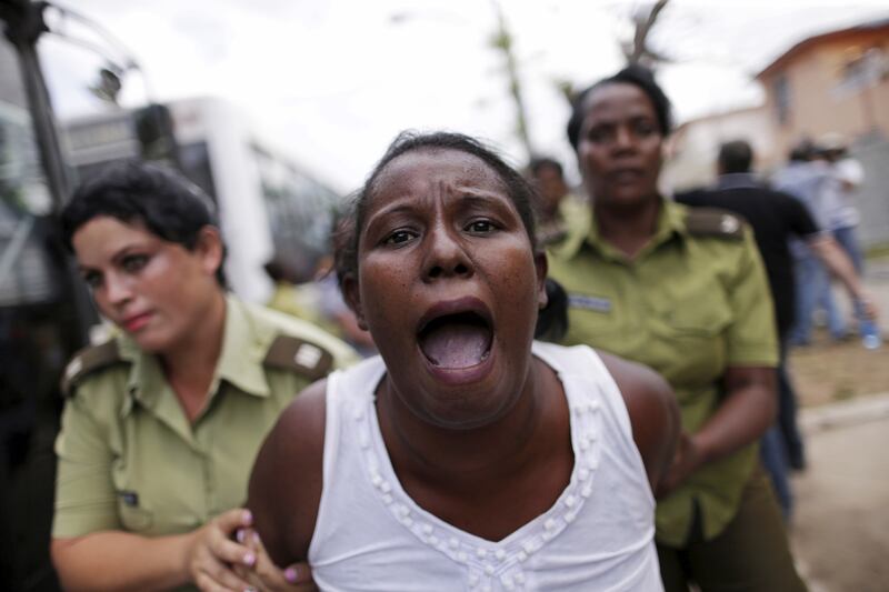 galleries/2016/03/20/obama-lands-in-cuba-to-dissident-protest/160320-cuba-dissidents-protest-14_wmec5i