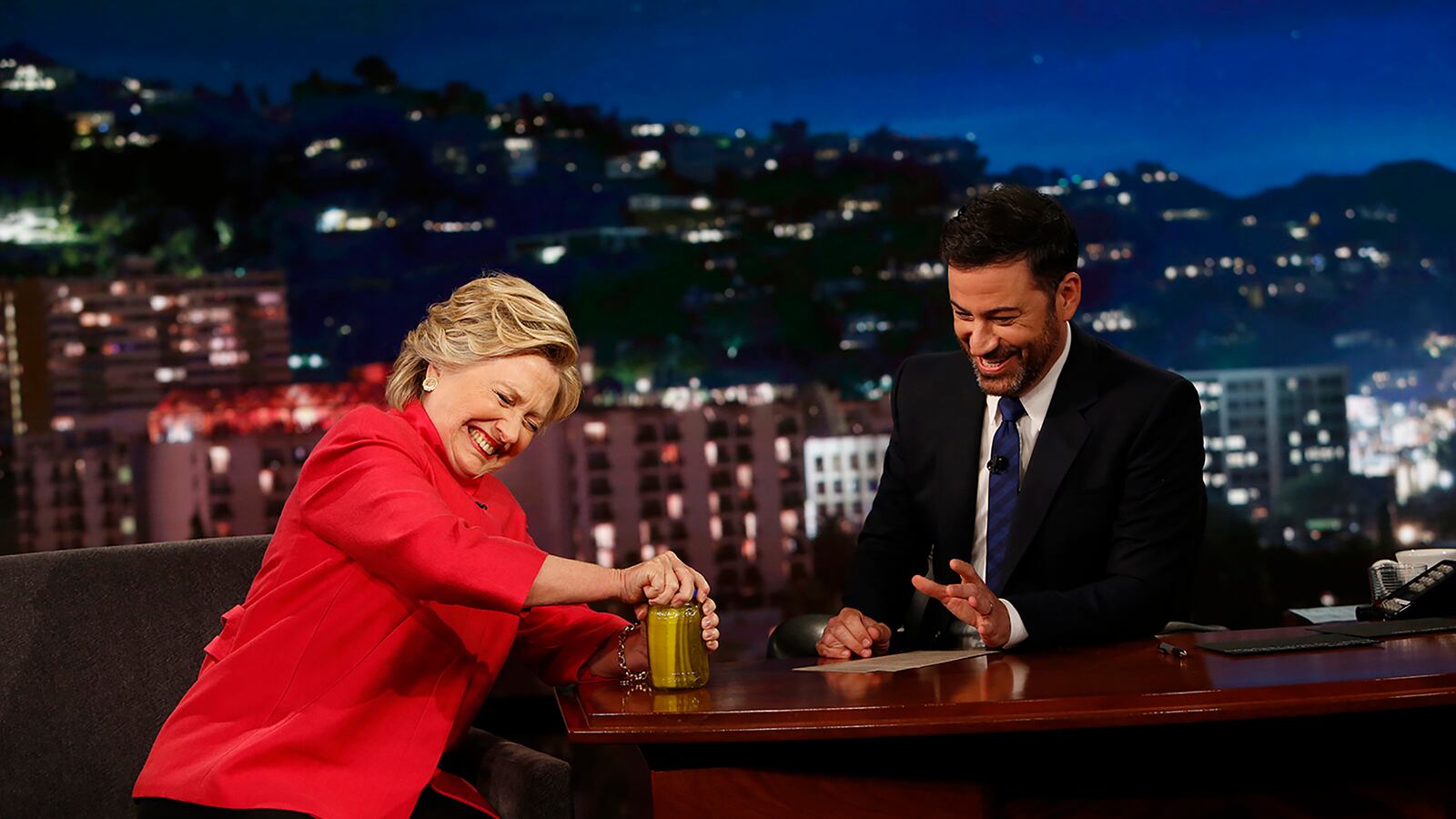 articles/2016/08/23/jimmy-kimmel-tests-hillary-clinton-s-health-grills-her-about-emails/160822-wilstein-clinton-kimmel-tease-1_lhzxj5