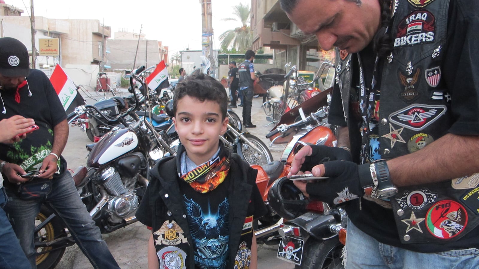 articles/2014/07/20/bikers-of-baghdad-sunnis-shias-skulls-harleys-and-iraqi-flags/140718-siegel-bikers-tease_ructdk