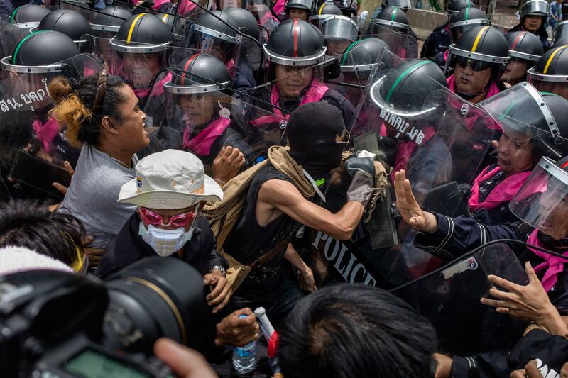 galleries/2013/08/09/week-in-photos-august-9-photos/130809-wip-thai-protest_eglmif