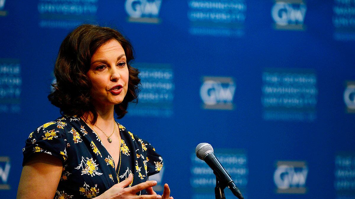 cheats/2013/04/09/secret-tape-mcconnell-aides-discuss-attackign-ashley-judd/ashley-judd-cheat_ra5ail