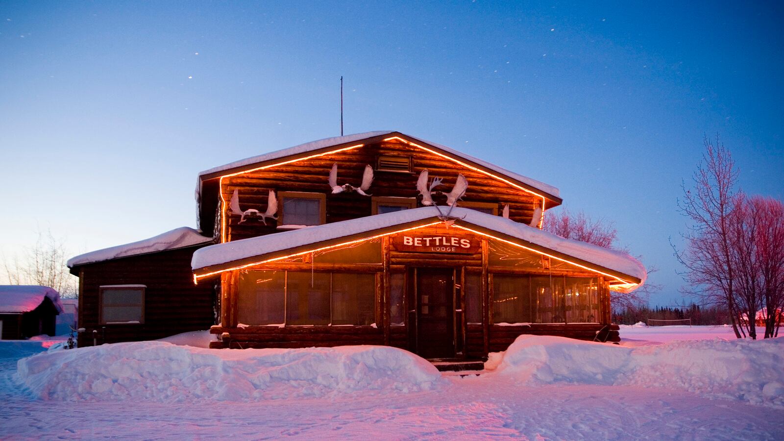 articles/2014/04/01/visiting-the-arctic-circle-before-it-s-irreversibly-changed/140401-sterling-bettles_a1xij8