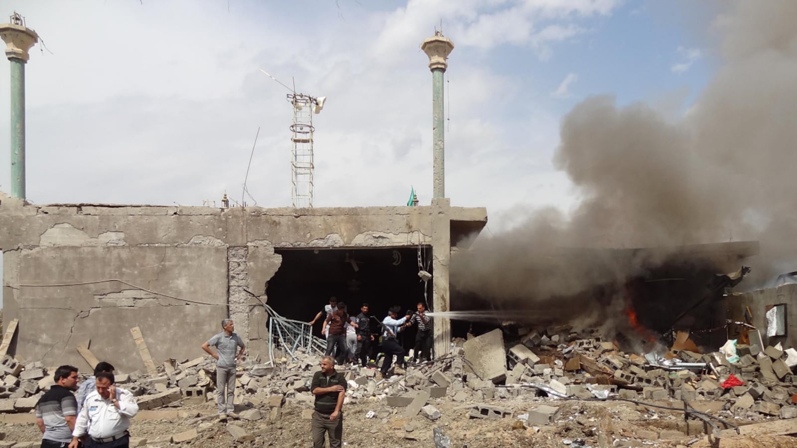 cheats/2013/03/29/shiite-mosque-bombings-rip-baghdad-and-kirkuk/iraq-shiite-mosque-bombings-cheat_psq6gp