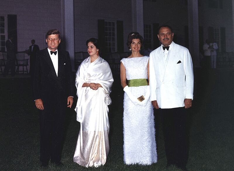 galleries/2011/01/19/the-first-ladies-of-state-dinners/state-dinners---jackie-o-2_rmekjn