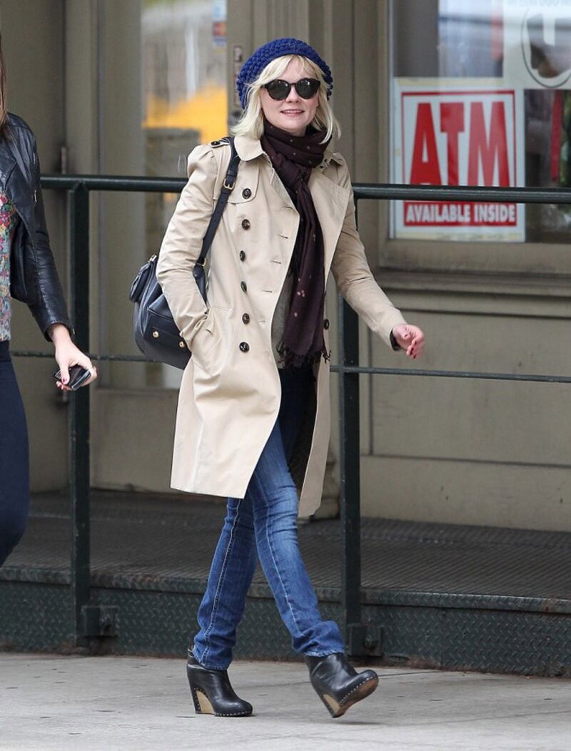 galleries/2014/04/14/in-the-trenches-100-years-of-the-burberry-coat/burberry-trench-dunst_akc8uo