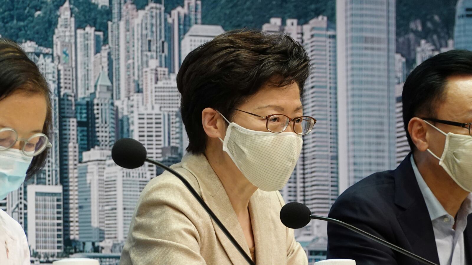 2020-07-19T093356Z_1330026022_RC29WH9DCNSK_RTRMADP_3_HEALTH-CORONAVIRUS-HONGKONG_emdlca