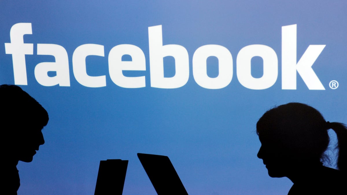 cheats/2011/11/18/facebook-tracks-people-without-accounts/facebook-sexism-bennett_pk8oj8