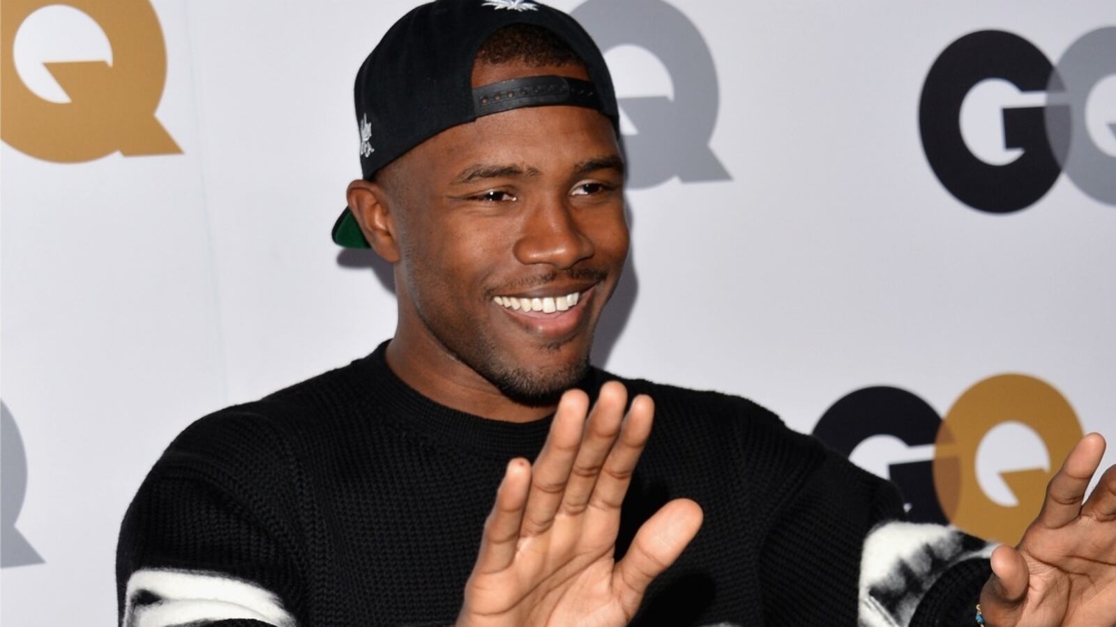 cheats/2013/01/03/frank-ocean-caught-with-pot/frank-ocean-pot-bust-cheat_acuqll