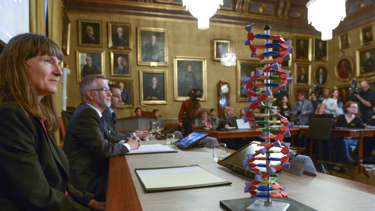 cheats/2015/10/07/3-chemists-win-nobel-for-dna-repair/151007-dna-nobel-cheat_hjjiuu