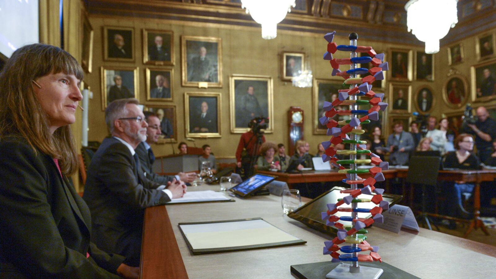 cheats/2015/10/07/3-chemists-win-nobel-for-dna-repair/151007-dna-nobel-cheat_hjjiuu