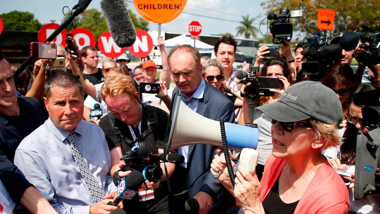 190627-resnick-dems-dentention-tease_umbyzy