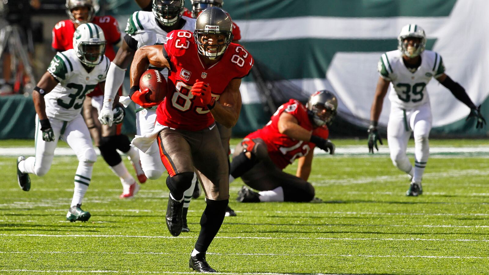 2013-09-08T120000Z_559435966_GM1E9990F4001_RTRMADP_3_NFL_qrgppq