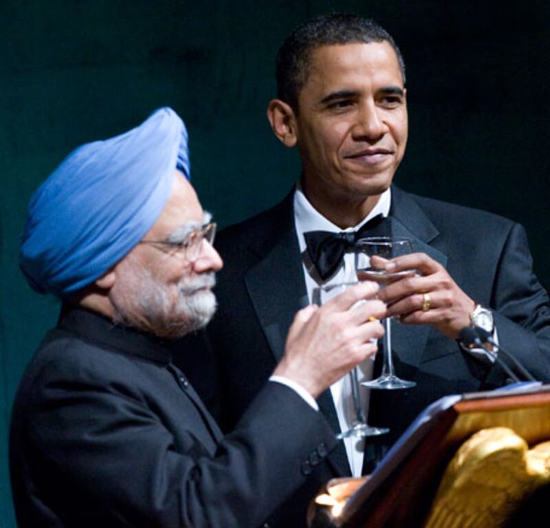 galleries/2009/11/24/white-house-state-dinner/state-dinner---singh-toast_w2fhbl
