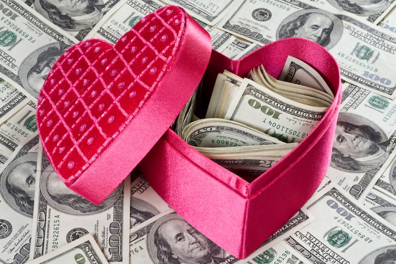 articles/2013/05/11/sugar-daddy-dating-sites-helen-croydon-on-her-guilty-fantasy/130507-Croyden-Sugar-Daddy-tease_zoudgb