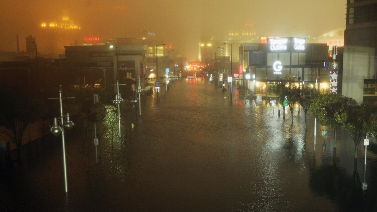 cheats/2012/10/30/atlantic-city-s-historic-boardwalk-floods/hurricane-sandy-atlantic-city-flooded-cheat_xwdrko