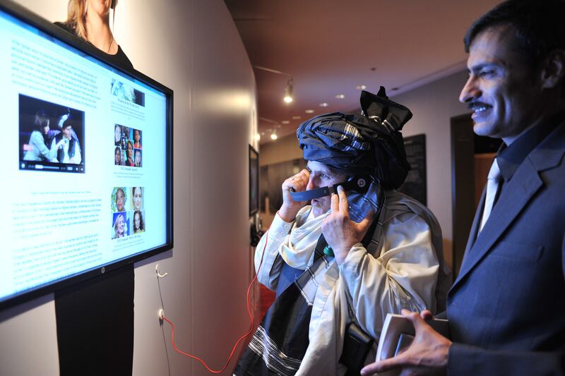 galleries/2012/03/08/highlights-from-the-women-in-the-world-summit-2012-photos/witw-wrap-gallery-30_xypxre