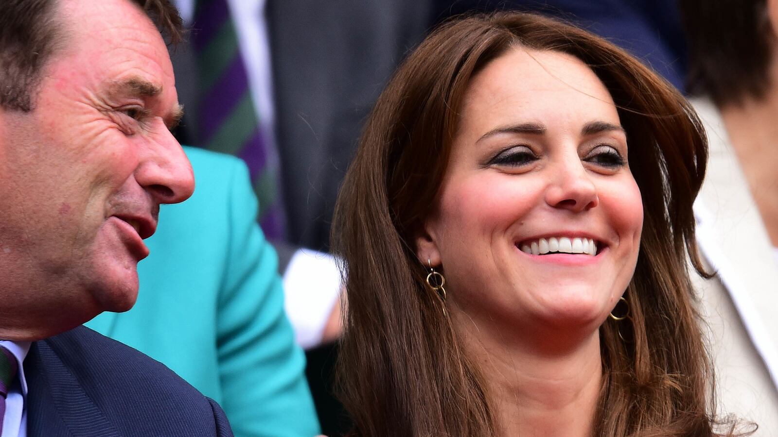articles/2015/07/08/love-all-for-william-and-kate-at-wimbledon/150708-sykes-middleton-wimbledon-3_qlvtej