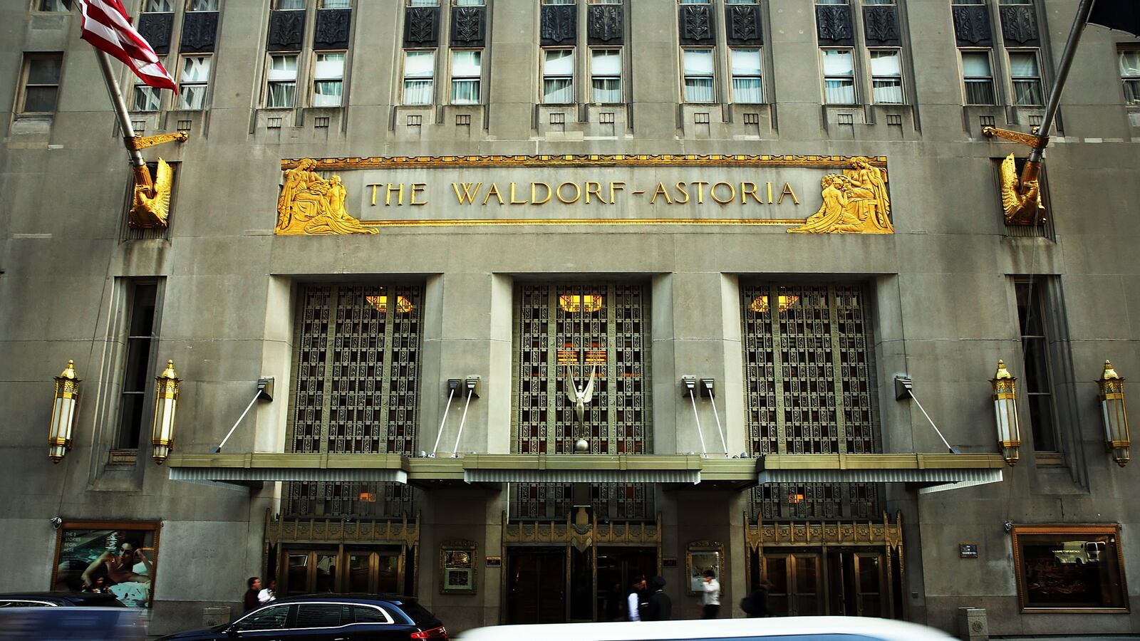 cheats/2014/10/06/waldorf-astoria-sold-to-the-chinese/141006-waldorf-cheat_rbi8ql