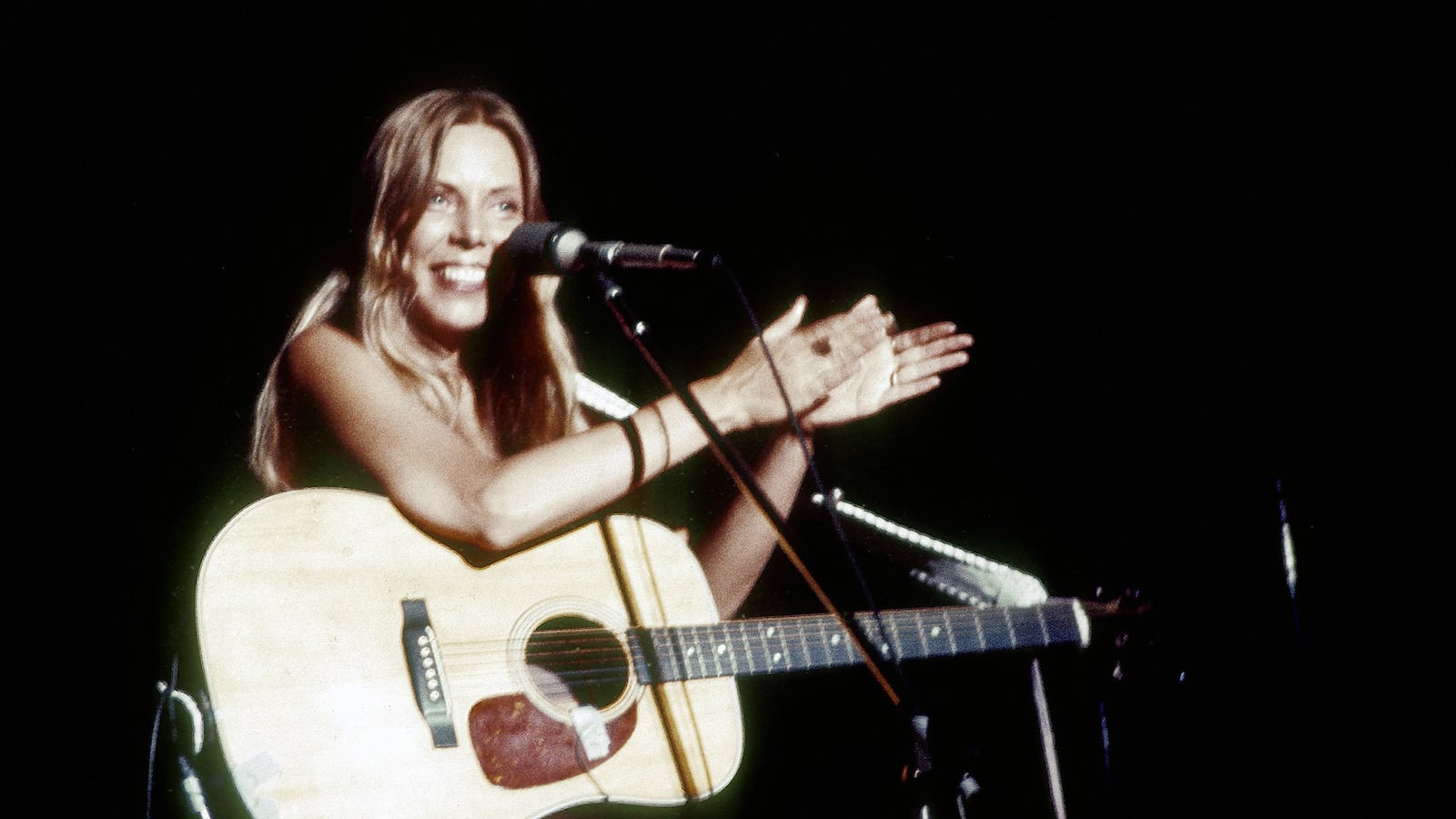 articles/2015/11/21/if-you-re-hungry-for-joni-mitchell-eat-here/151120-nestel-joni-mitchell-tease_fl3o3s