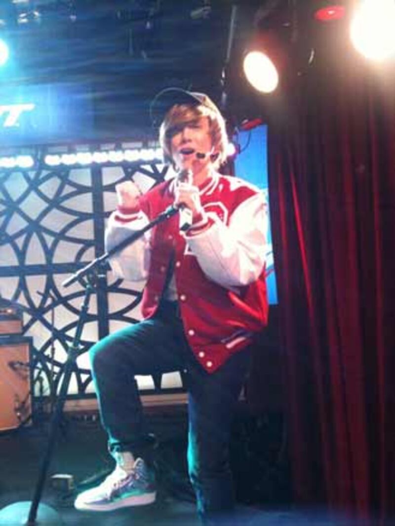 galleries/2010/11/18/best-celebrity-twit-pics/twitpi1118---kathy-griffin_t0prjf