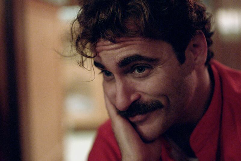 galleries/2013/12/17/13-best-movies-of-2013-american-hustle-the-wolf-of-wall-street-and-more/2013-best-movies-her_yk98vp