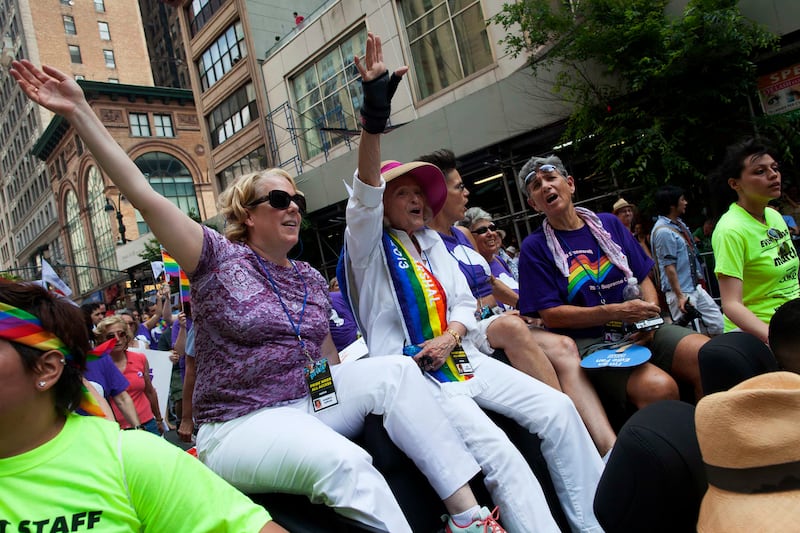 galleries/2013/06/30/celebrate-america-s-gay-pride-parades-photos/130630-pride-parade-11_qth7fr