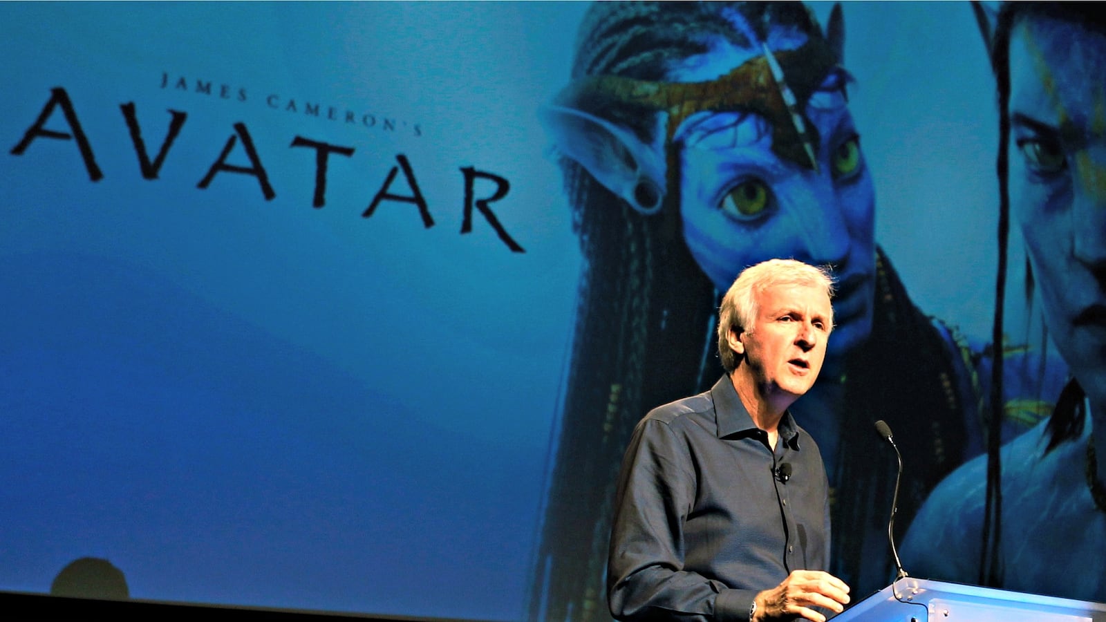 cheats/2016/04/14/james-cameron-making-four-avatar-sequels/160414-avatar-james-cameron-cheat_ml4ojc
