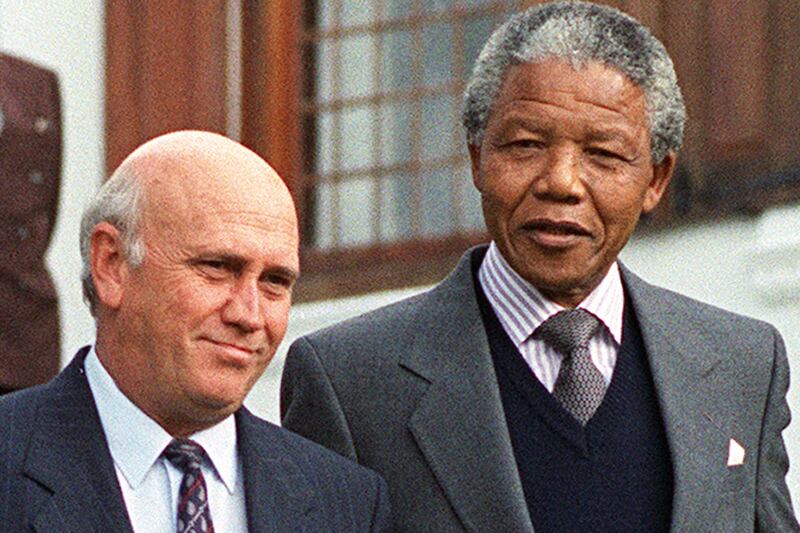 galleries/2013/01/22/world-economic-forum-historic-moments-photos/wef-history-1992-mandela-kerk_gelqbf