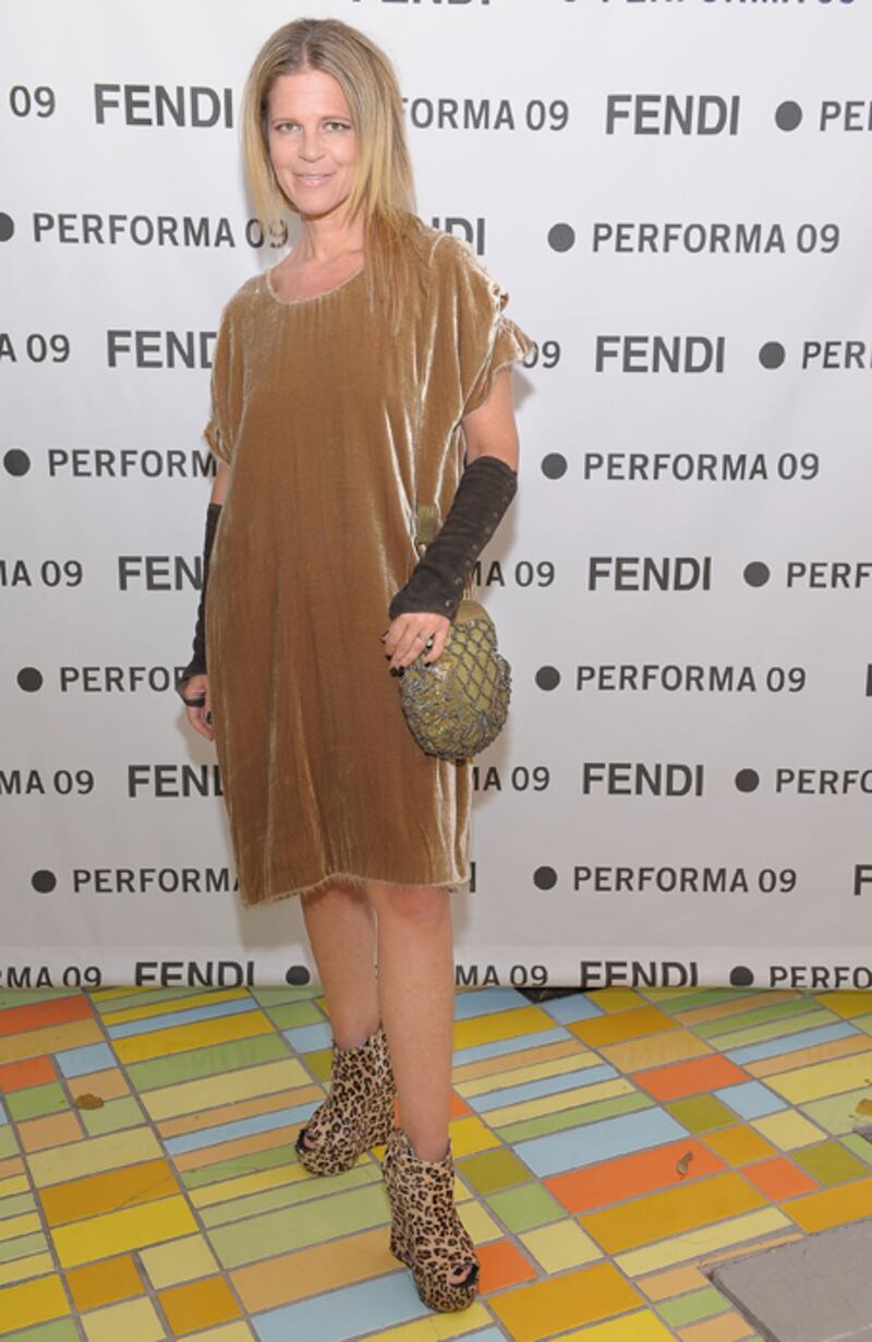 galleries/2010/09/10/fashion-art/art-fashion---yvonne-force-villareal_kyszmh