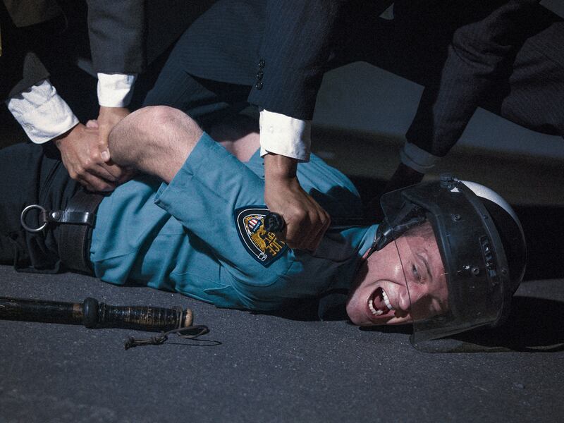 galleries/2015/05/13/a-black-man-hangs-a-white-supremacist-tyler-shields-charged-photography/150512-Tyler-Sheilds-06_g1cmf5