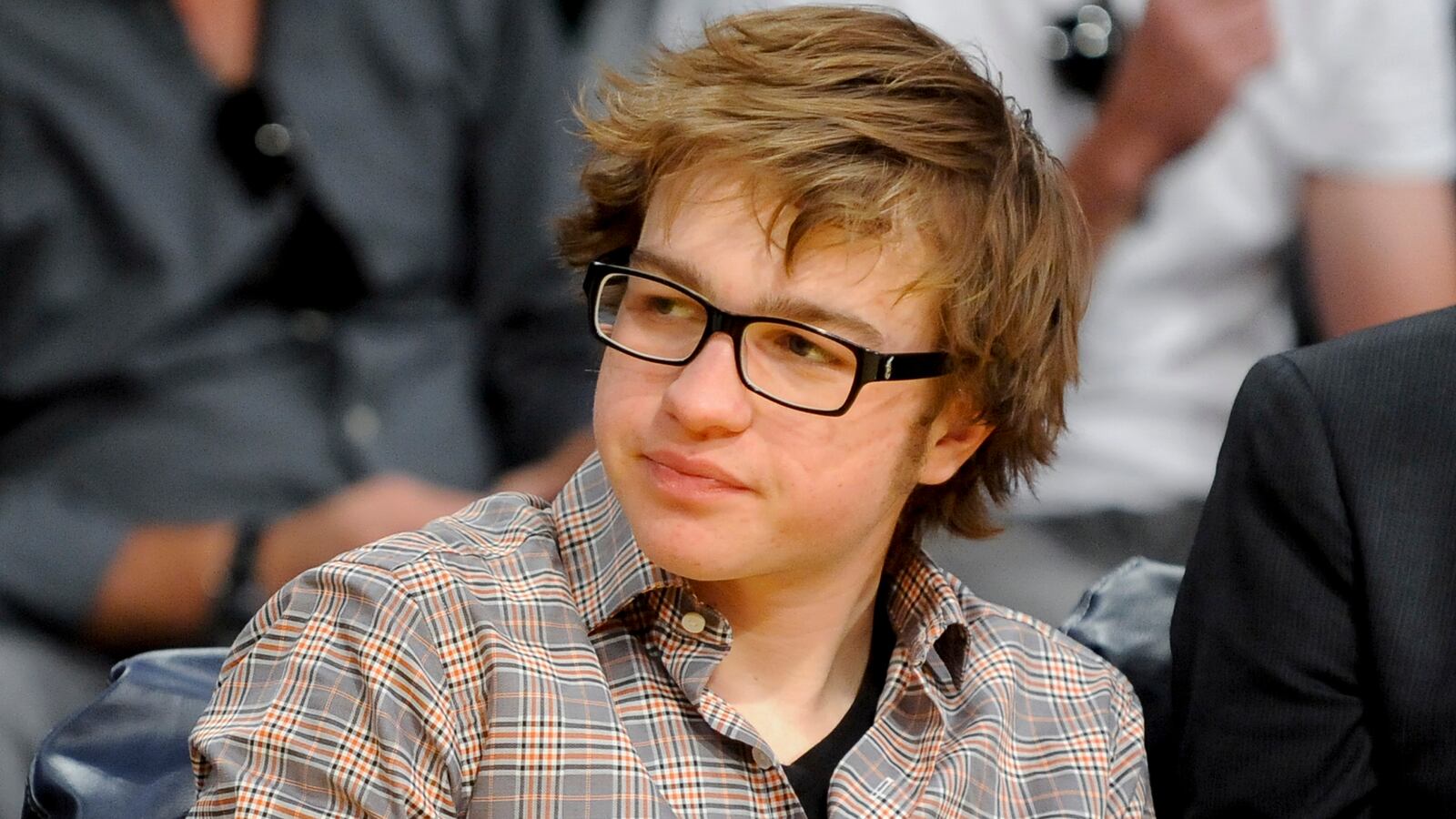 articles/2012/11/30/is-tripping-on-acid-to-blame-for-angus-t-jones-s-meltdown/angus-t-jones-acid-stern-tease_g899y2