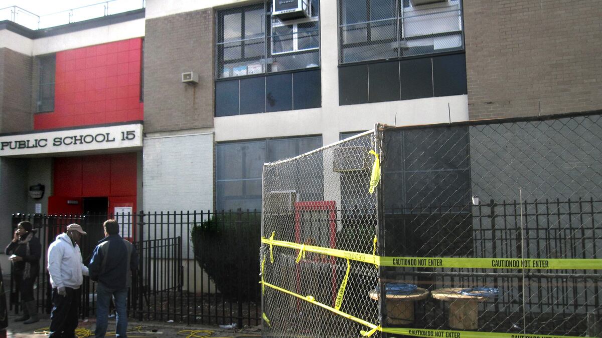 cheats/2012/11/04/thousands-of-nyc-students-displaced/schools-closed-monday-sandy-cheat_jltf2o