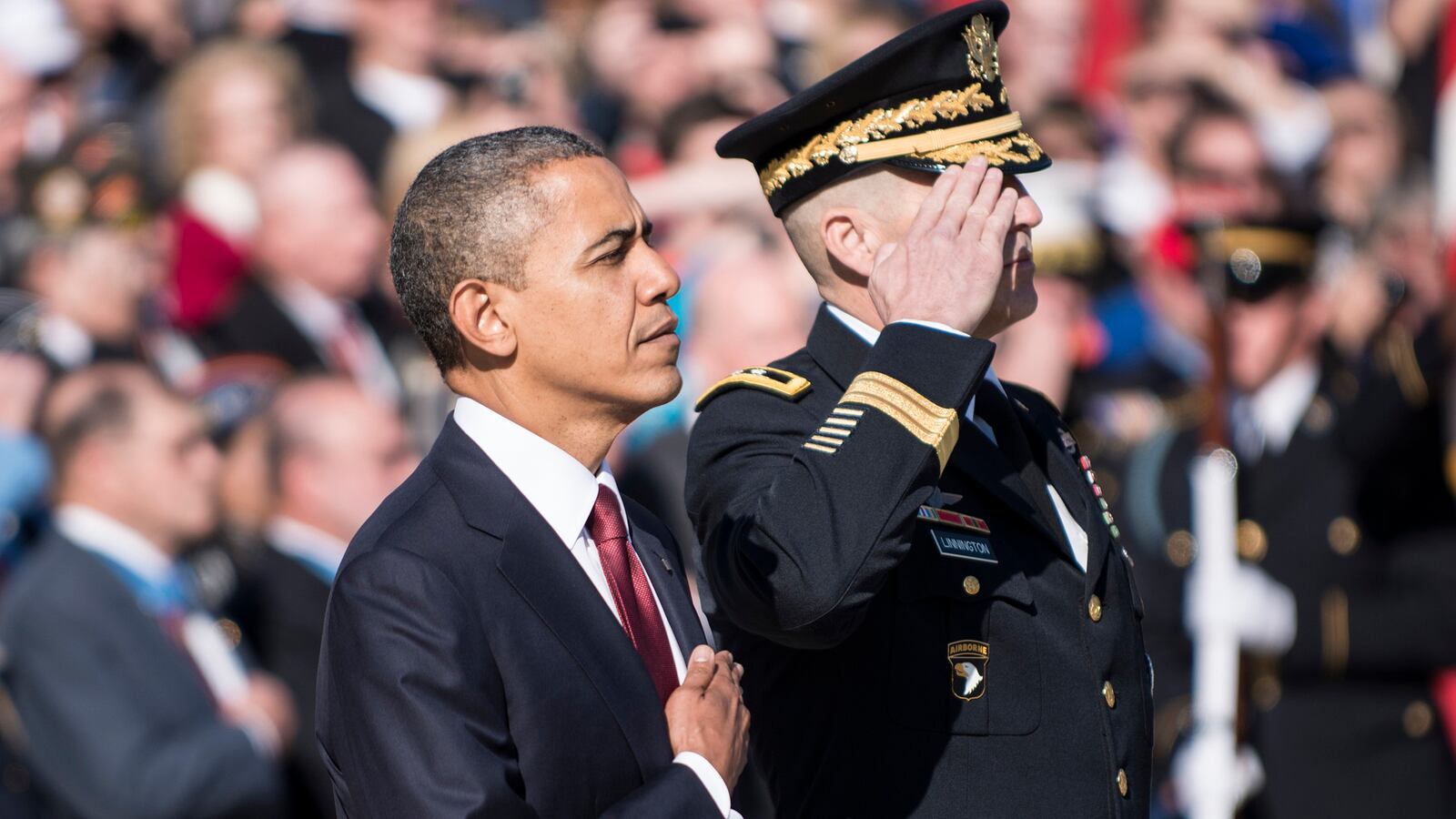 cheats/2012/11/11/obama-marks-veterans-day/obama-veterans-day-arlington-cemetery-cheat_rruuzv