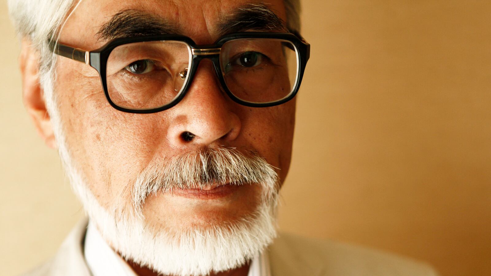 articles/2013/11/15/hayao-miyazaki-s-the-wind-rises-an-anime-icon-bows-out/131115-hayao-miyazaki_s0scho