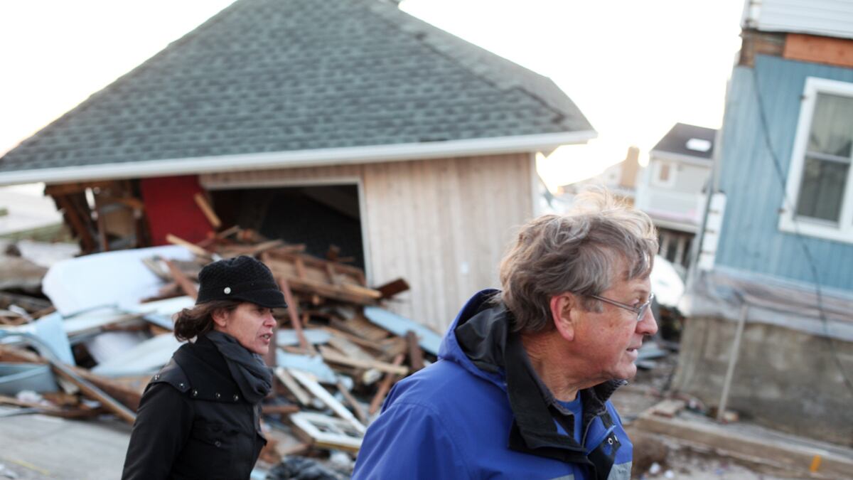 articles/2013/01/04/residents-fume-over-long-wait-for-hurricane-sandy-aid/freedlander-crocker-sandy-relief-tease-embed_dzp1k6