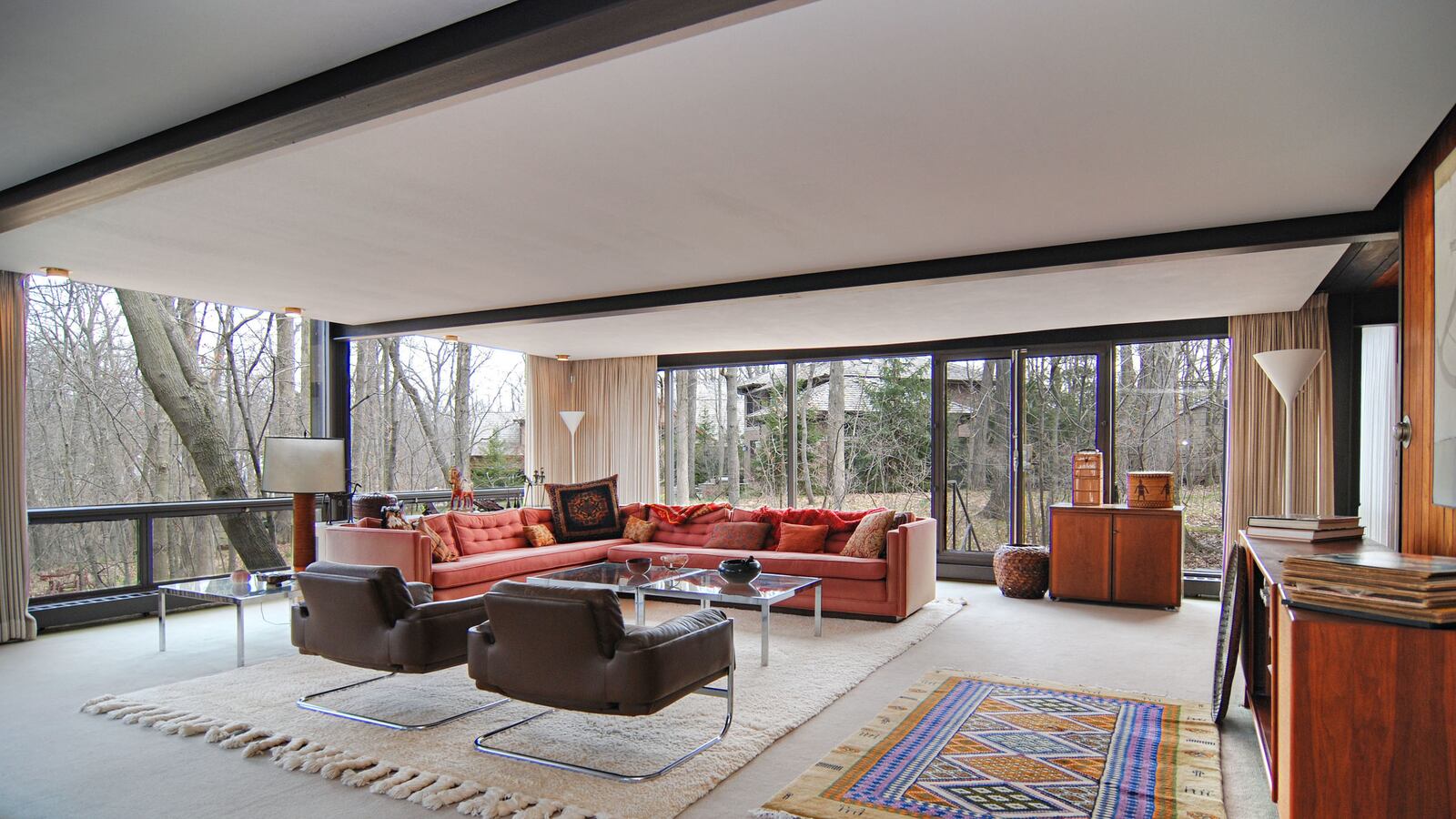 cheats/2014/02/21/ferris-bueller-house-sold/140221-james-speyer-house-cheat_qjook6