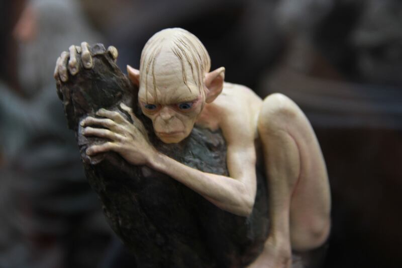 galleries/2014/07/26/comic-con-2014-see-the-weirdest-and-craziest-costumes-and-gadgets/140725-cc-precious_peswha