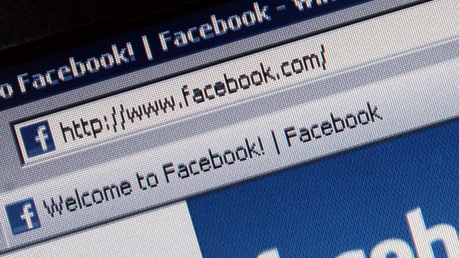 cheats/2011/09/21/facebook-changes-newsfeed/facebook-racism-cheat_mkcbcl
