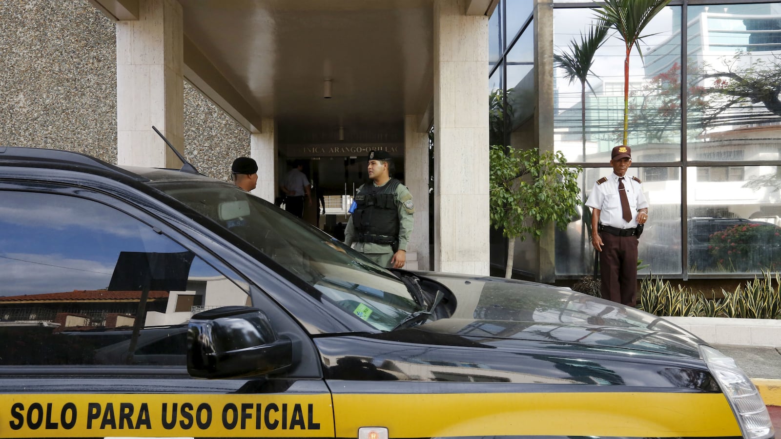 cheats/2016/04/13/law-firm-behind-panama-papers-raided/160413-panama-raids-mossack-fonseca-firm-cheat_ma1itq