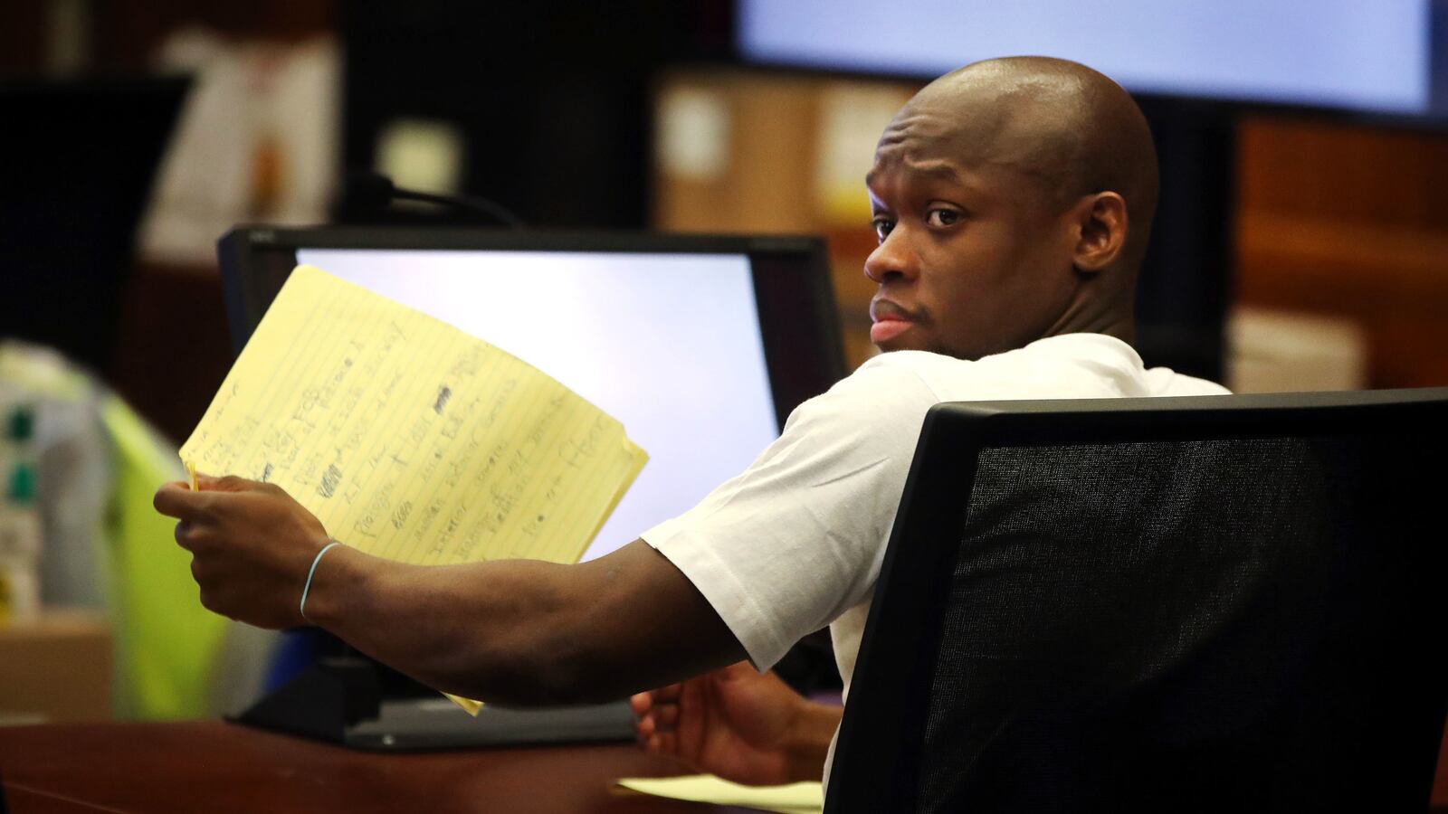 191210-bampumim-teixeira-tease_yehqx8