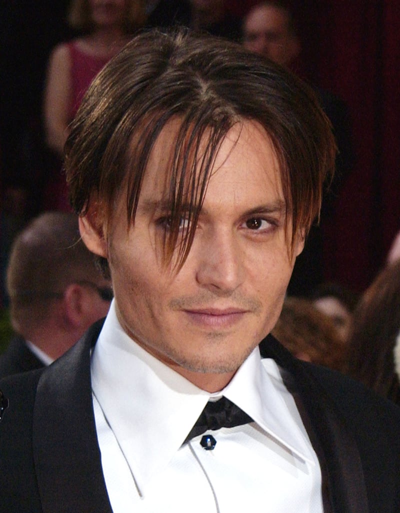 galleries/2013/01/17/michelle-obama-kerry-washington-and-more-celebrities-with-bangs-photos/130117-notable-bangs-johnny-depp_zdrrvu