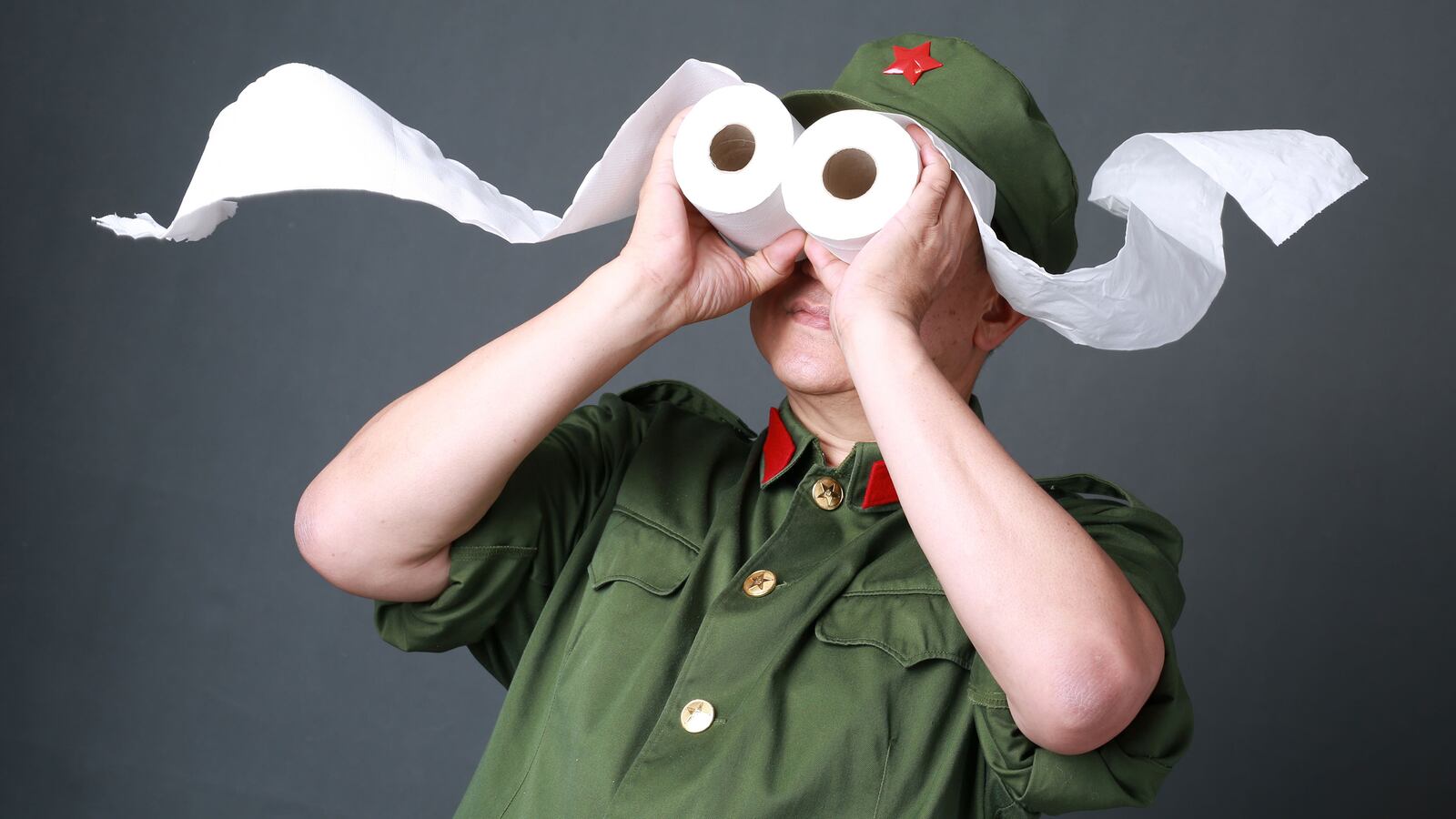 191105-julian-mrtoilet-tease_ihne0m