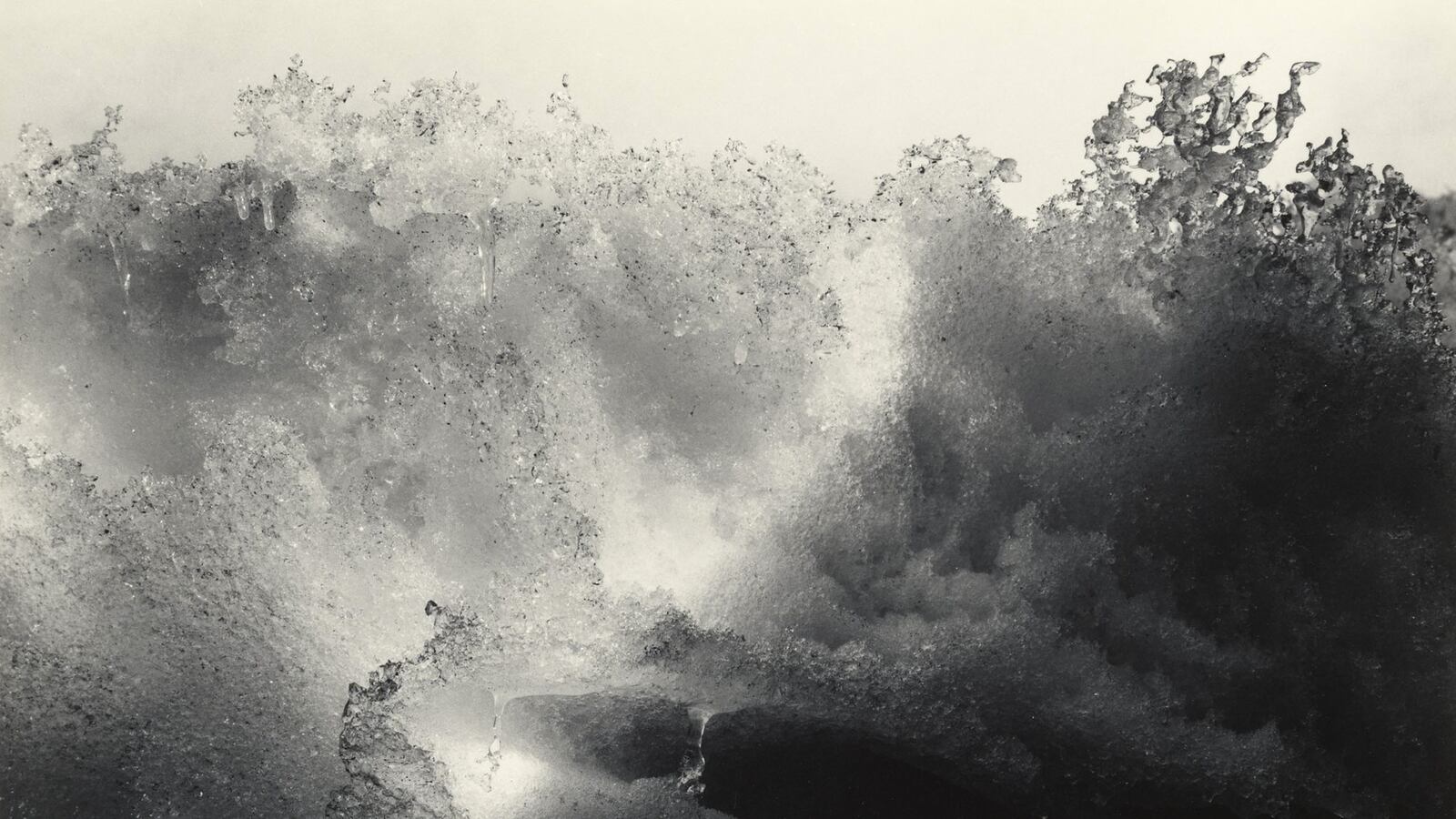 articles/2014/07/10/new-getty-retrospective-on-minor-white-s-metamorphosing-camera/minor-white-getty-tease_w3hrba