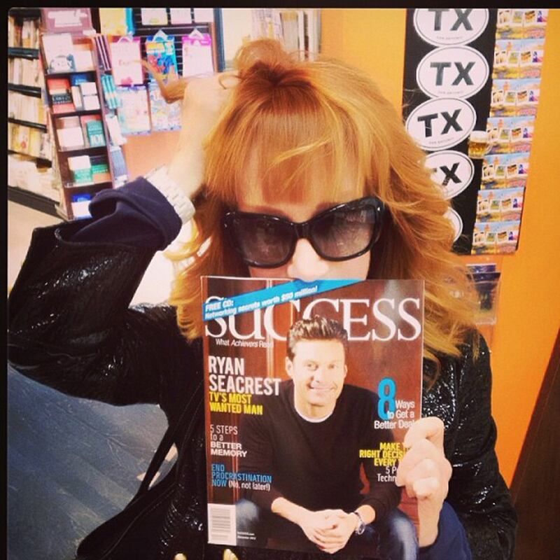 galleries/2013/12/01/miley-cyrus-james-franco-the-week-s-best-celebrity-selfies-photos/131126-celeb-selfies1_kgpnwy