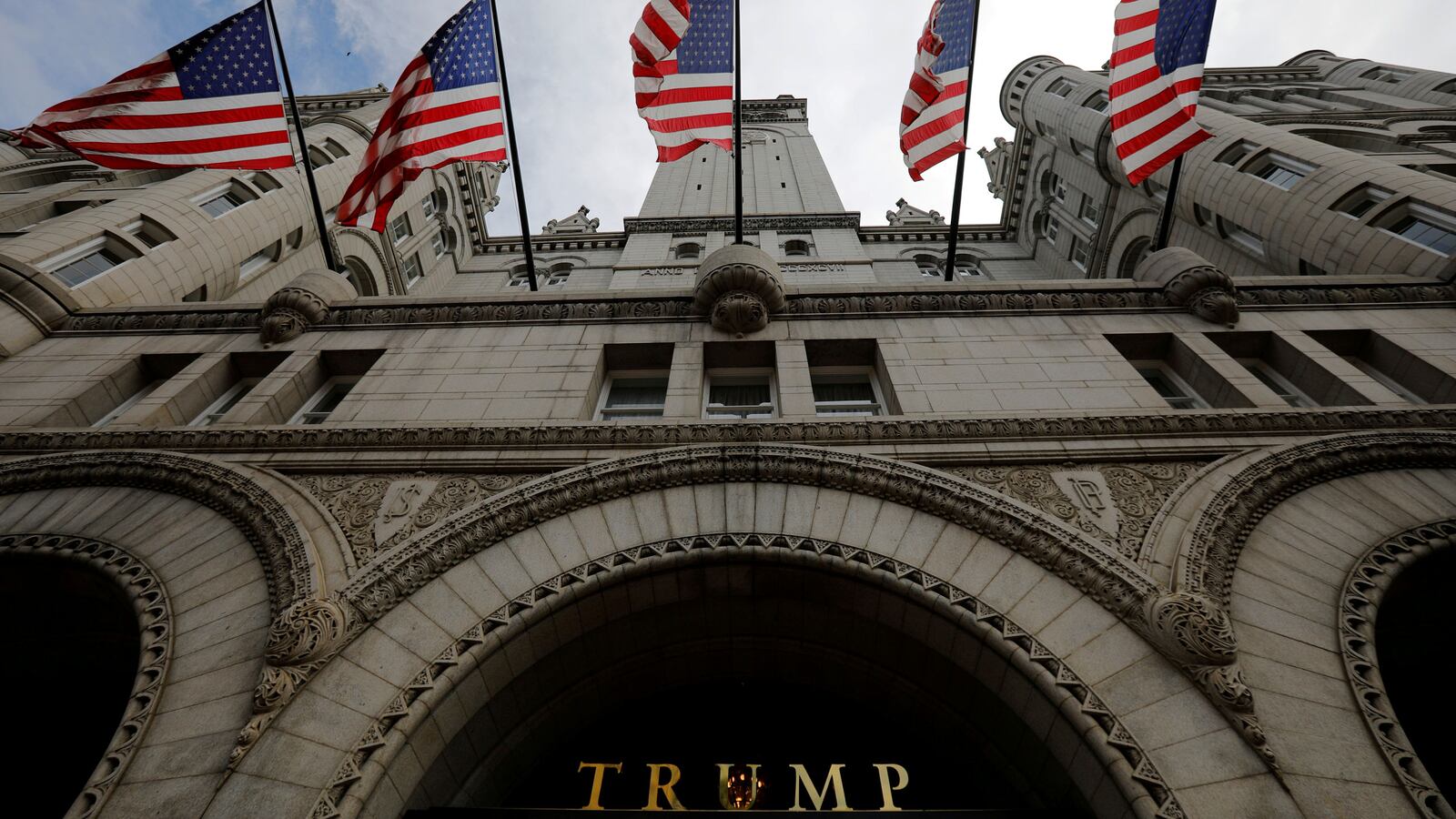 Trump_Hotel_kjppog
