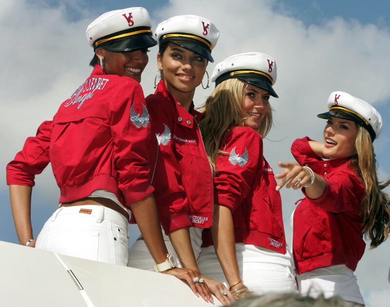 galleries/2010/10/01/heidi-klum-farewell-to-an-angel/heidi-klum-14_tbibkp