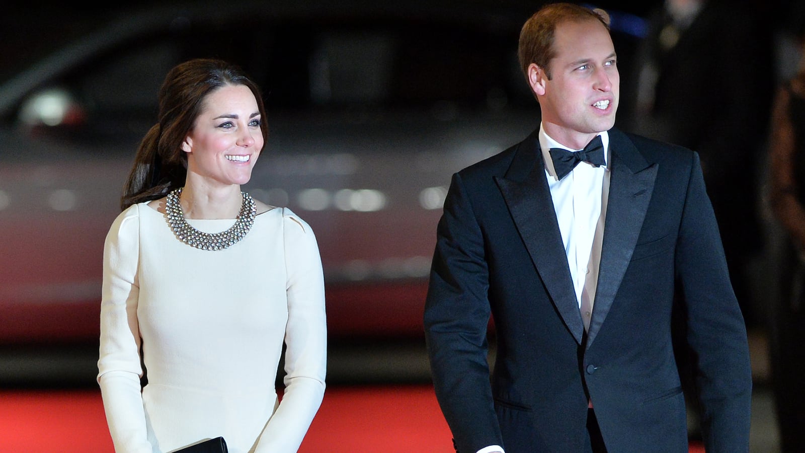 articles/2013/12/19/hacking-trial-delivers-an-unwelcome-christmas-present-for-william-and-kate/131219-phone-hacking-royal_dtx0u5
