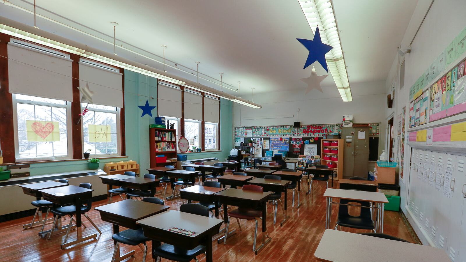 2021-03-16T203643Z_839511413_RC2KCM99H0W7_RTRMADP_3_HEALTH-CORONAVIRUS-USA-SCHOOLS_xegccn