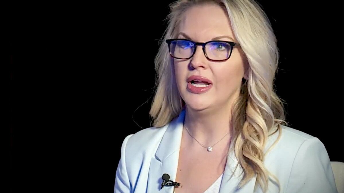 220219-connor-abby-hero_kpd6oy