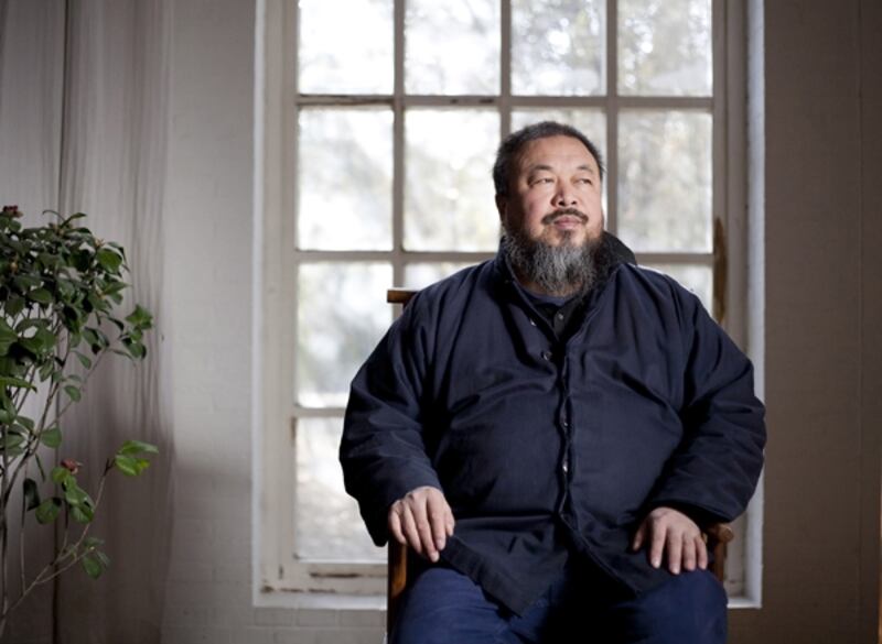 galleries/2011/06/22/chinese-artist-ai-weiwei-freed/ai-weiwei-released-prison-8_ho2d8a